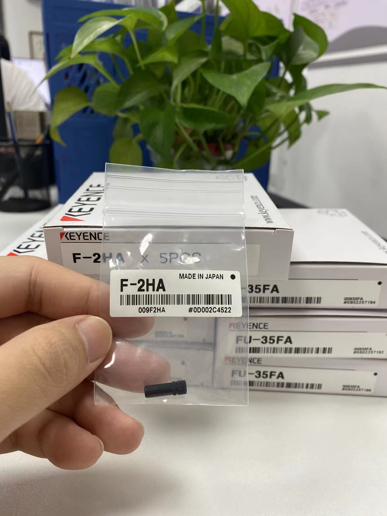 KEYENCE基恩士 F-2HA光纖聚光鏡 (3).jpg